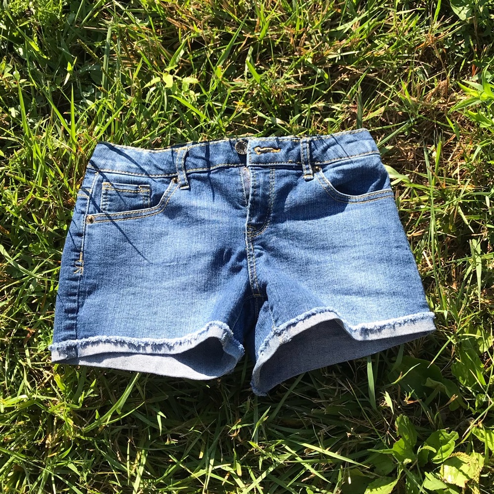 EUC Girl’s Lucky Brand shorts🍀